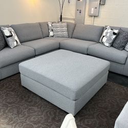 Large Modular Sectional With Ottoman 