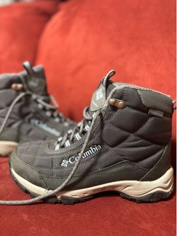 Women’s 5.5 Colombia Hiking Boots