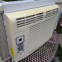 Frigidaire 5k BTU AC Window Unit 