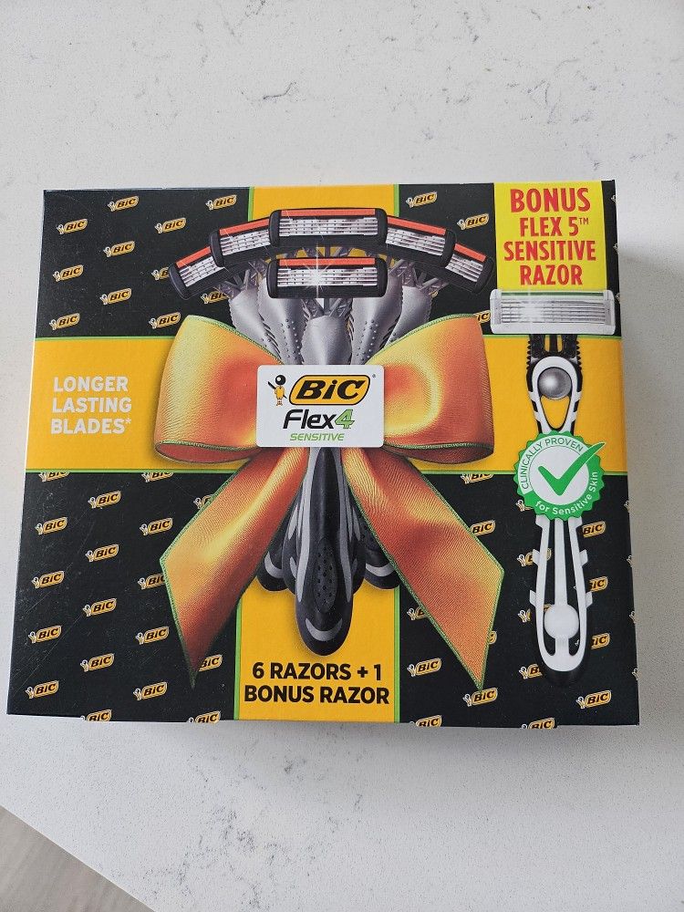 BIC Flex 4 Sensitive Razor 6+1 Gift Set for Men