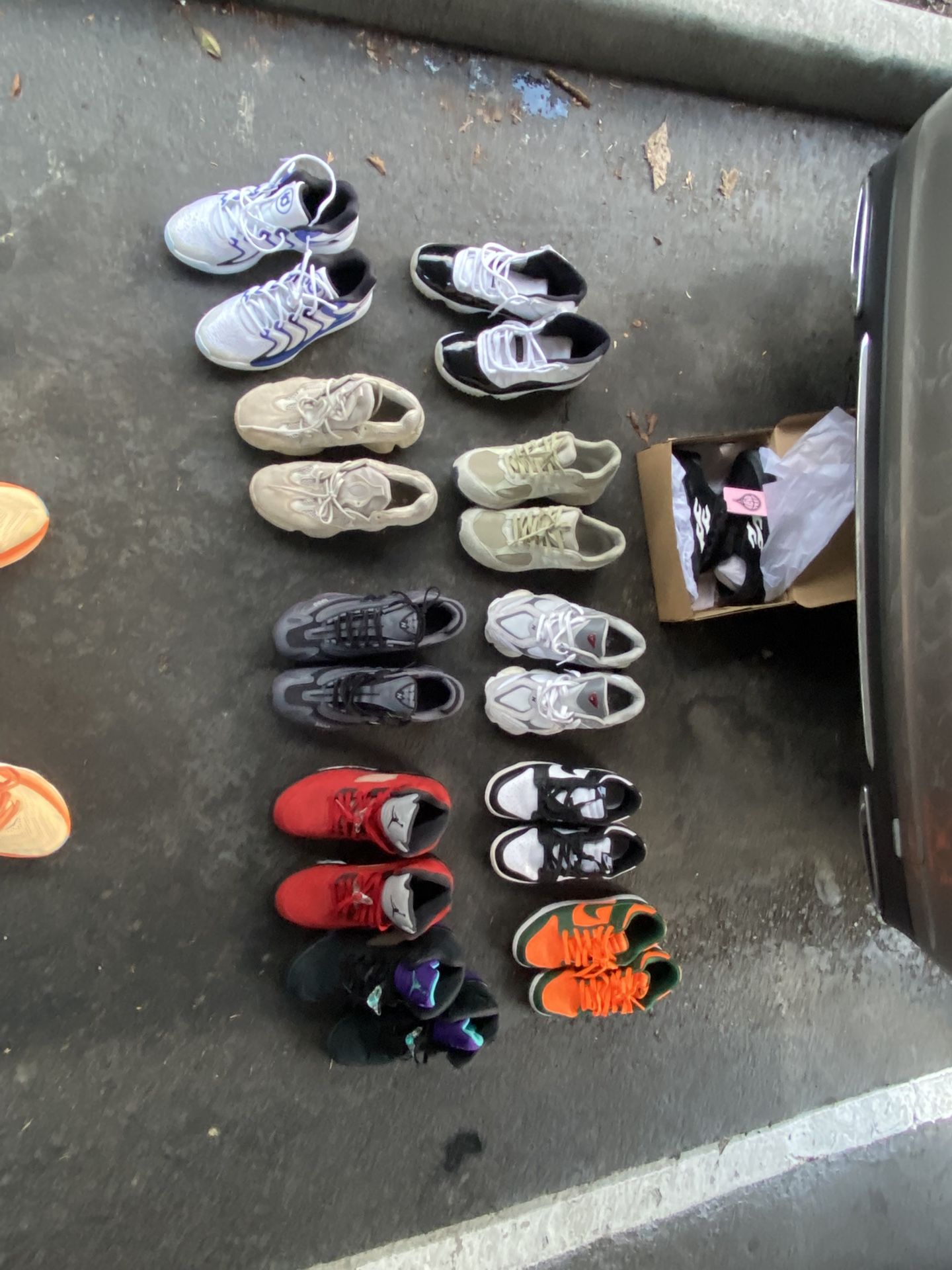 New Balance, Nike, Jordan, Yeezy