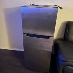 Danby Mini Fridge 4.7 
