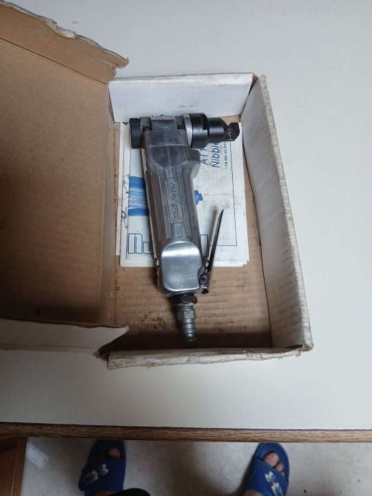 Blue Point Air Nibbler