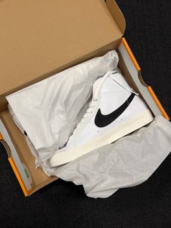 Brand new Nike Blazer Mid 77 Vintage size women’s 7.5