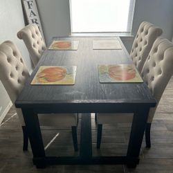 Dinning Table With 6 Chairs  