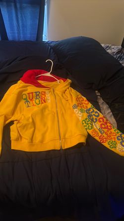 Questions hoodie medium