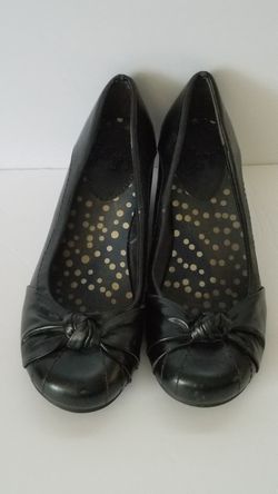 Girls wedge dress shoe, size 6