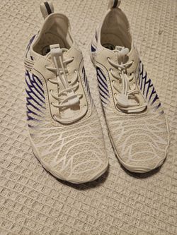 Hike shoes, Size 8