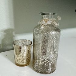 Gold Accent Base In Tea Light Candle Holder