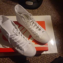 New Converse High Tops All White Gim Bottom Size 10