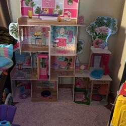 Barbie Doll House 