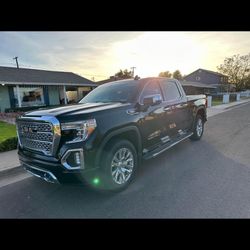 2021 GMC Sierra 1500 Crew Cab · Denali Pickup 4D 5 3/4 ft