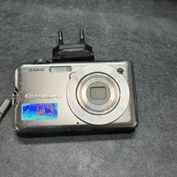 Casio EXILIM CARD EX-S10 10.1MP Digital Camera