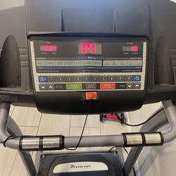 Treadmill Excellent Condition 