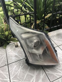 2010 2011 2012 Cadillac Srx Oem Headlight Pass Side 