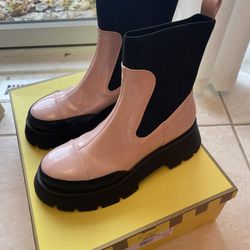 Size 8 Pink Boots Circus NY