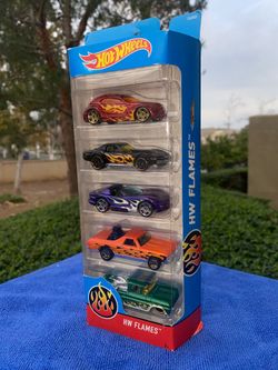Hot Wheels Hot Trucks 5 Pack Custom 62 Chevy