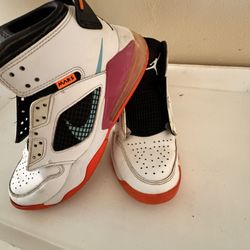 Air Jordan Size 6.5 Y $15