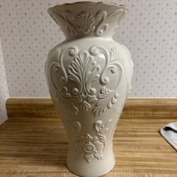 LENOX Georgian extra large ivory 16” vase floral embossed design gold trim porcelain like new