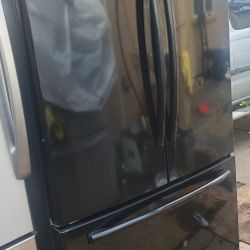 SAMSUNG FRENCH DOOR WITH FREEZER COOLER ICE MAKER  WORKING DELIVERY SERVICE AVAILABLE 