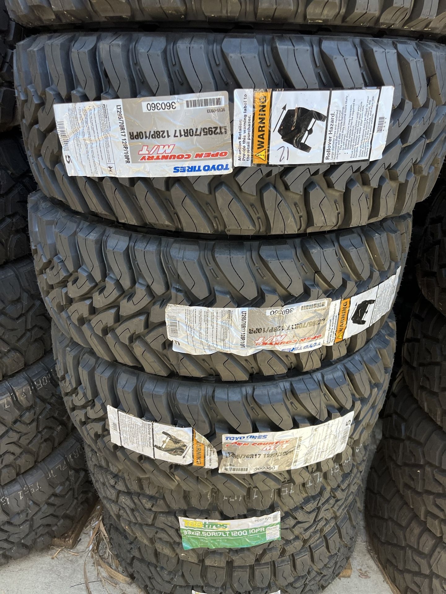 TOYO OPEN COUNTRY M/T 295/70R17 TIRES FOR SALE!!!!