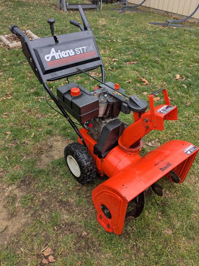Ariens ST724 two stage self propelled snowblower 
