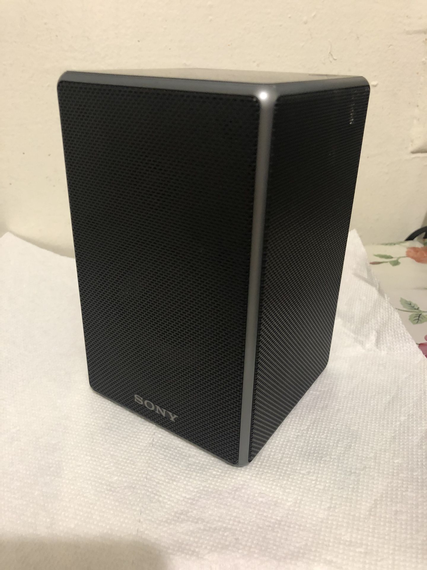 FREE SONY SRSZR5 Wireless speaker for Sale in Los Angeles, CA OfferUp