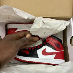 MEN'S AIR JORDAN RETRO 1 MID Size 5/5.5&6
