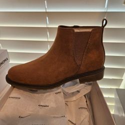 Woman Boots Size 7 And 7.5 And 8