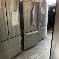 LG 33” W 25 cu. ft. French Door Refrigerator in Stainless Steel