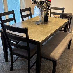 LIKE NEW 6-PIECE DINETTE SET