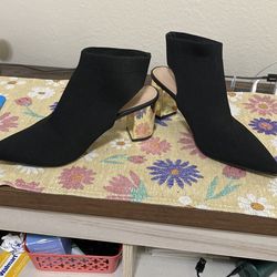 New black  heal shoes