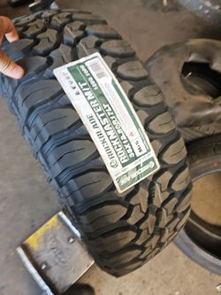 New set of tires mud terrain 35 1250 17 lt