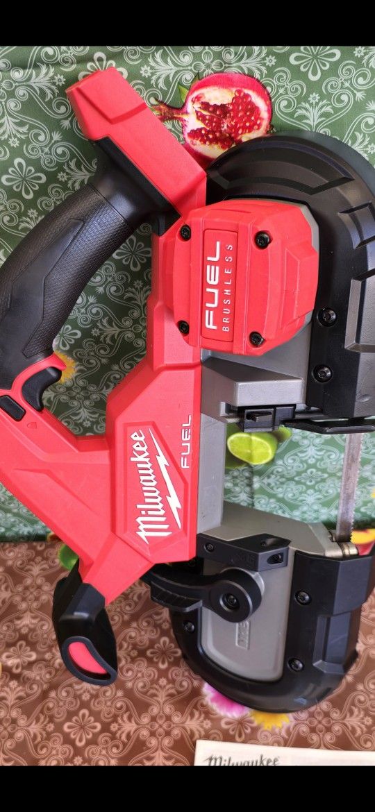 Milwaukee
M18 FUEL 18V Lithium-Ion Brushless Cordless Compact Bandsaw (Tool-Only)