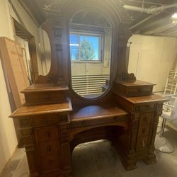 Vintage Pulaski Vanity