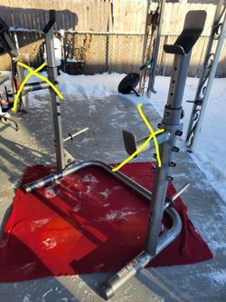 WEIDER SQUAT RACK 
 11525 S HALSTED DUNKIN DONUTS/7111.S WESTERN WALGREENS 
50$  CASH ONLY AS IS