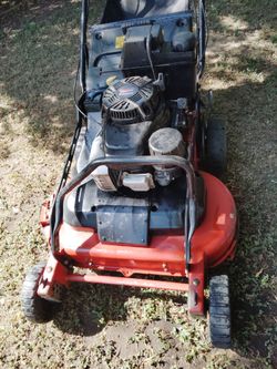 Se vende xmark 30 commercial con bolsa motor Kawasaki jalando al cien nada le duele lista pal trabajo