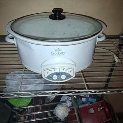 White 6 Quart Crockpot. Needs Gone Asap!!!