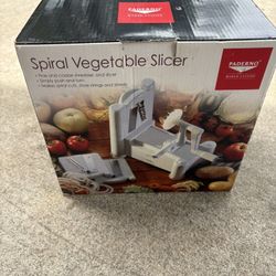 Paderno World Cuisine Spiral Vegetable Slicer