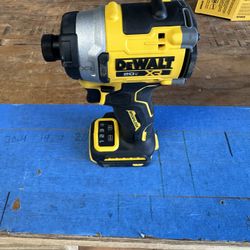 Dewalt Xr 1/4 High Torque Impact Driver