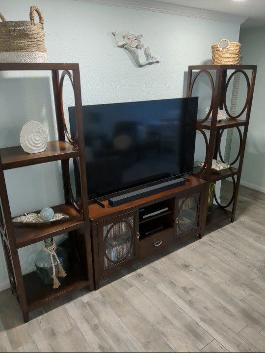 Solid Wood Console With Towers Free With Pick Up