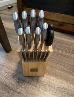 Emeril 17 piece knife set
