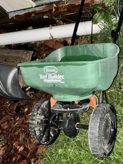 Seed And Fertilizer Spreader