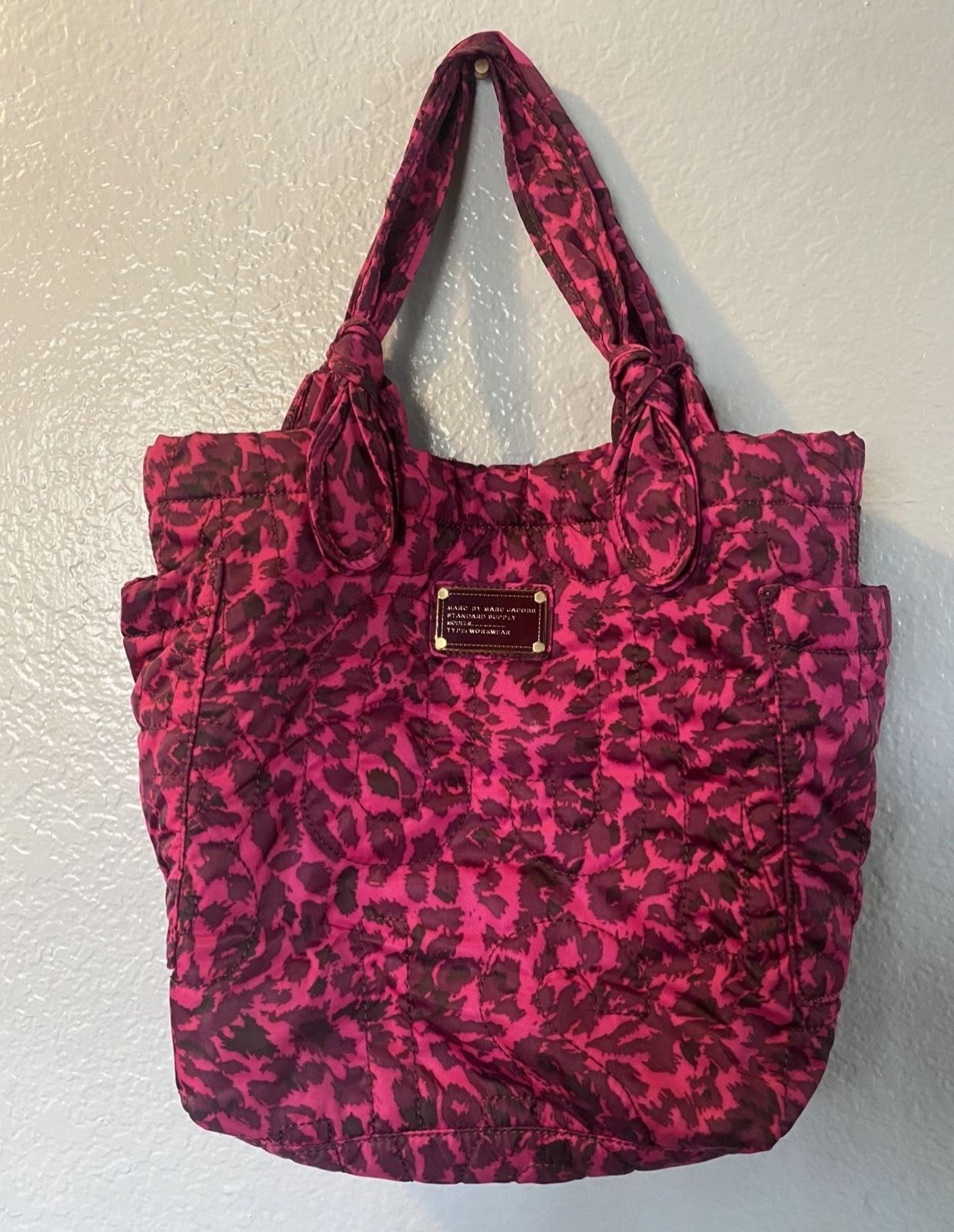 MARC BY MARC JACOBS NYLON TOTE BAG PINK LEOPARD PURSE WITH MAGNETIC SNAP CLOSURE OBO