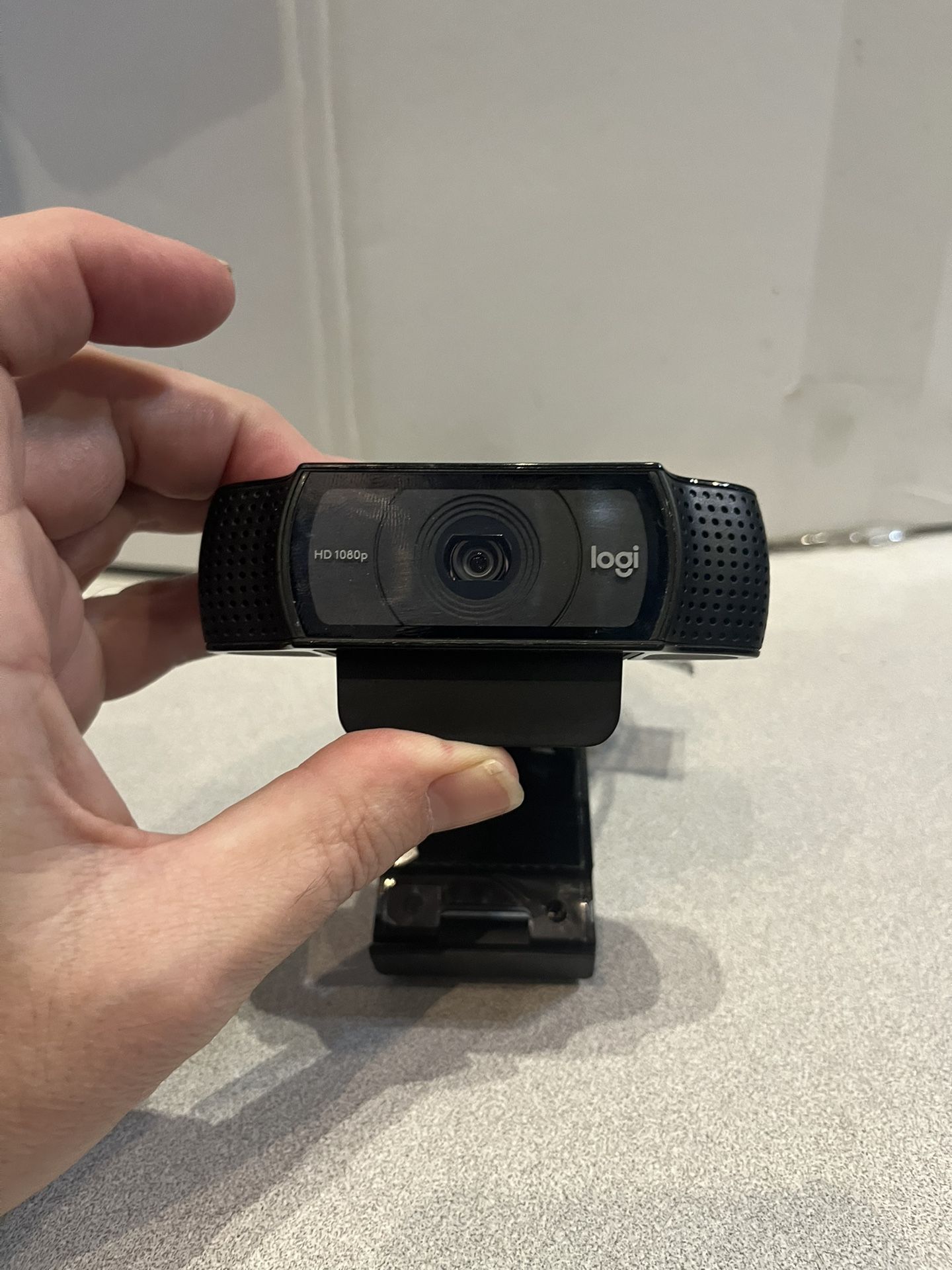 Logitech V-U0028 webcam 1080P C920  works great plug-in play