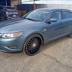 2010 Ford Taurus