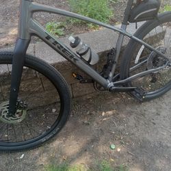 Trek Dual Sport 3 Hybrid Bike Size MEDIUM 