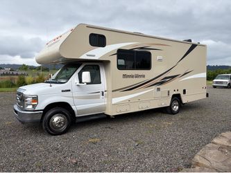 2017 Minnie Winnie 25ft 23k miles !!