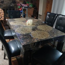 Beautiful Black 6 Chair Dinette Set, Excellent Condition
