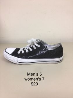 Men's 5 women 7 converse sneakers